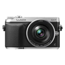 Lumix DMC-GX7 - Negro/Plata + Panasonic Lumix G Vario 14-42mm f/3.5-5.6 ASPH OIS + Lumix G Vario 45-200mm f/4-5.6 II Power OIS f/3.5-5.6 + f/4-5.6