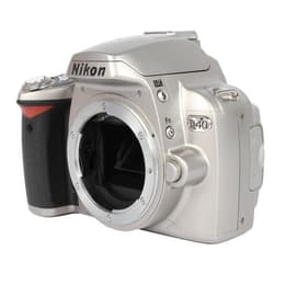 Réflex - Nikon D40 Gris + Objetivo Nikon AF-S DX 18-55 mm f/3.5-5.6 GED