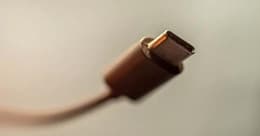 cargador iphone 13